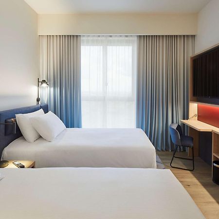 Hampton By Hilton Barcelona Fira Gran Via Hotell L'Hospitalet de Llobregat Exteriör bild