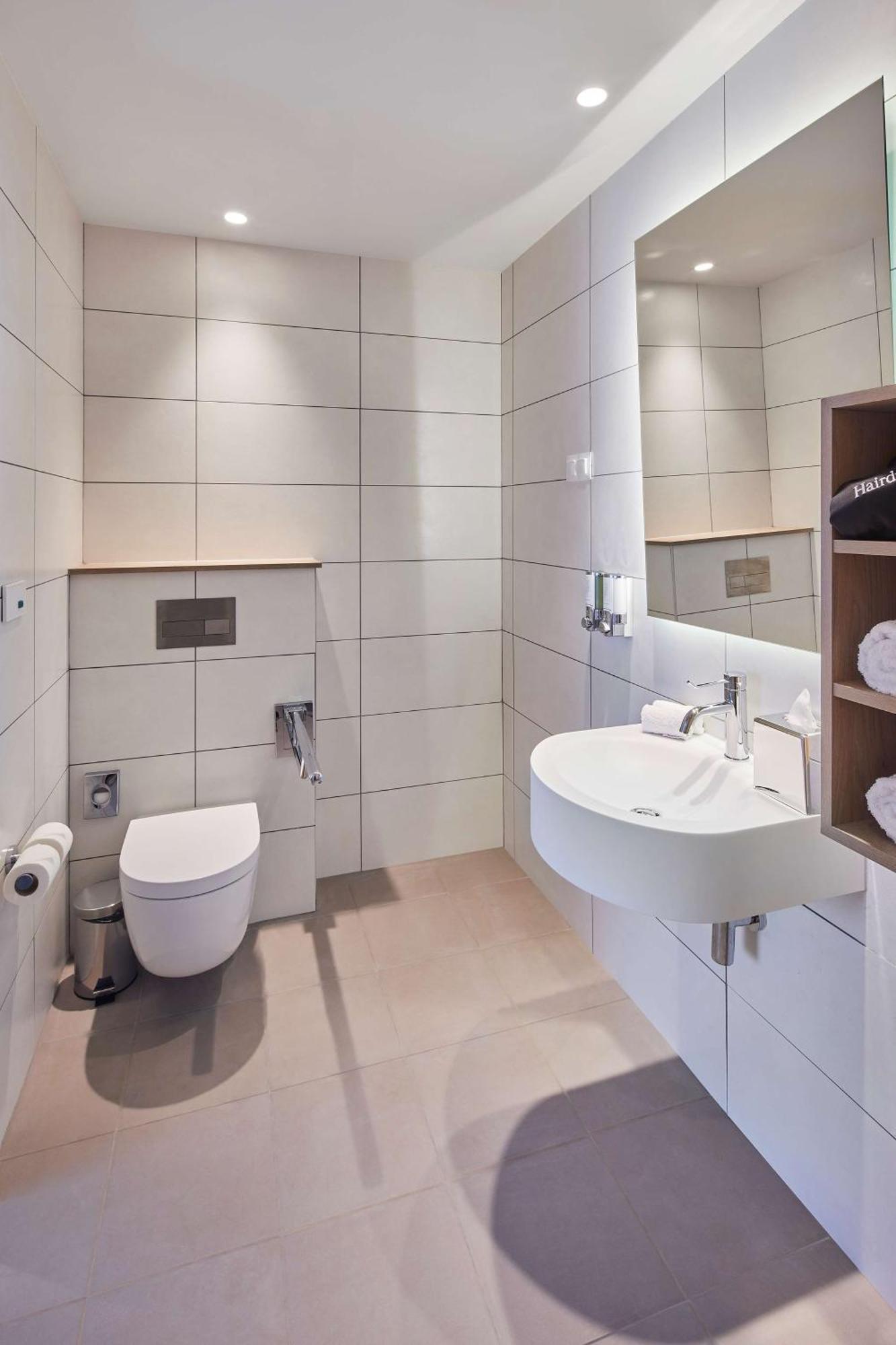Hampton By Hilton Barcelona Fira Gran Via Hotell L'Hospitalet de Llobregat Exteriör bild