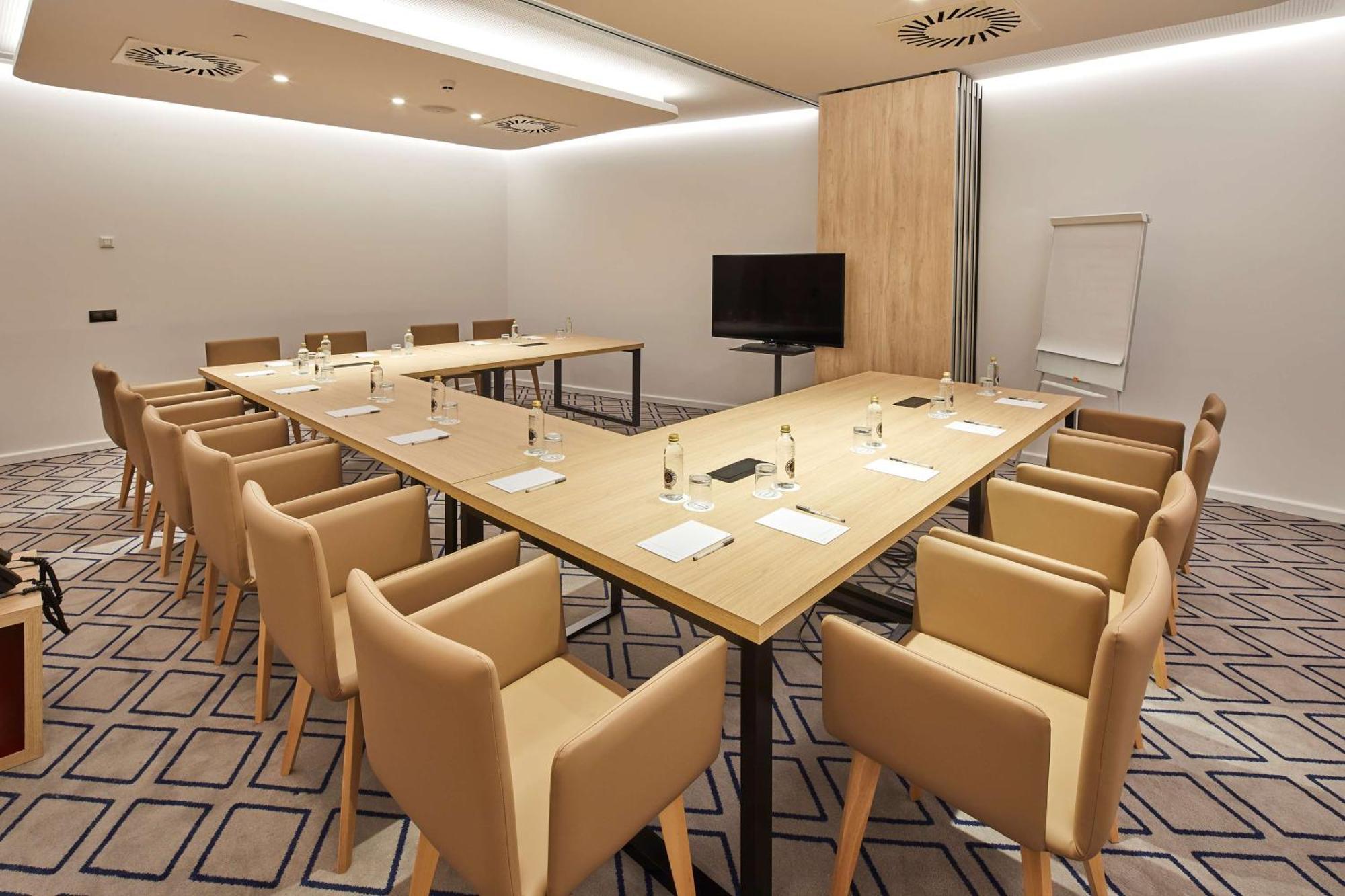 Hampton By Hilton Barcelona Fira Gran Via Hotell L'Hospitalet de Llobregat Exteriör bild